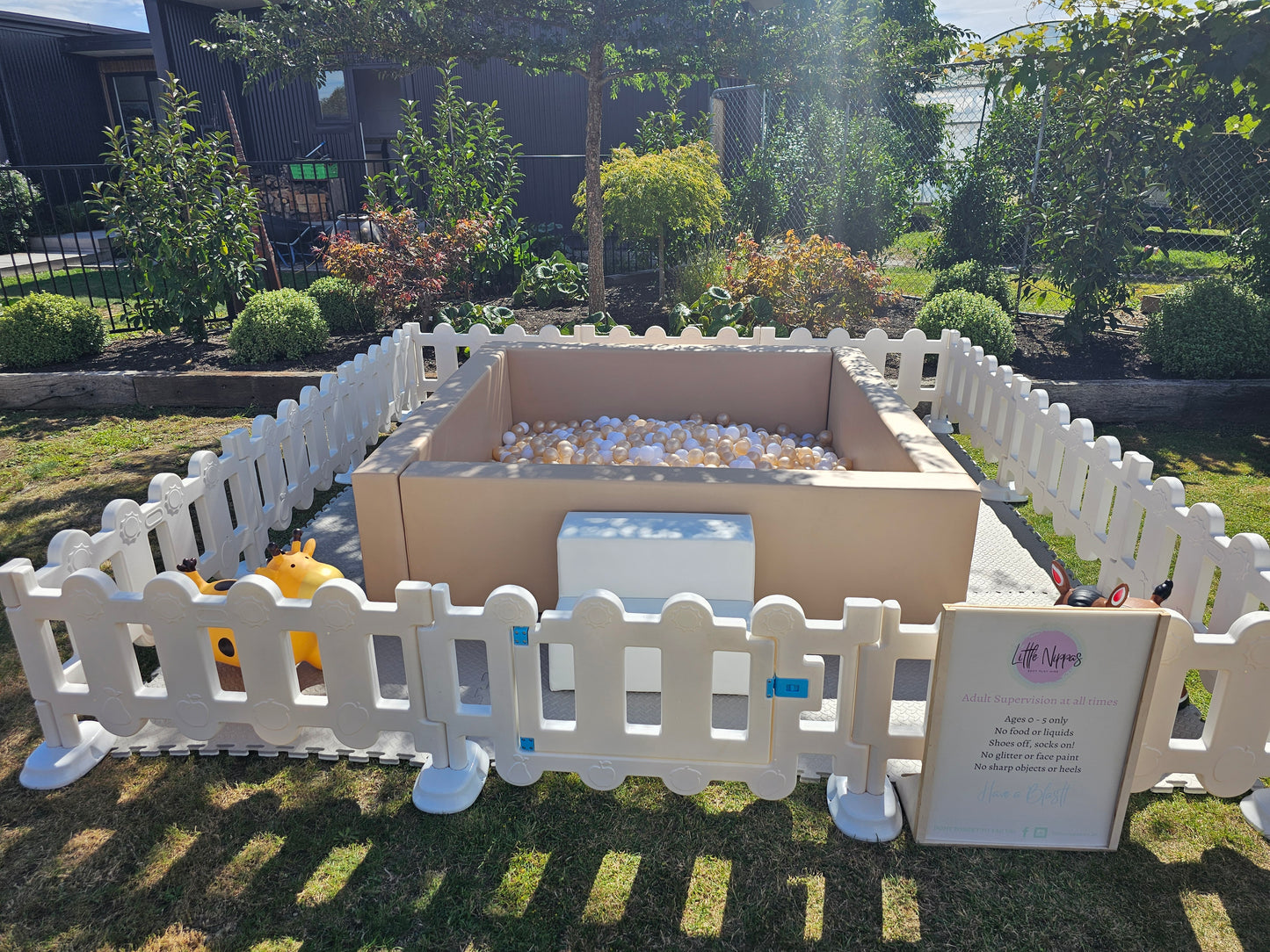 Nippas Play Pit
